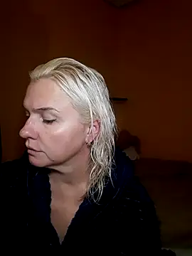 Snapshot of Becky_Sweety chatting on 17, 10, 2025 Becky Sweety online show from 17, 10, 2025