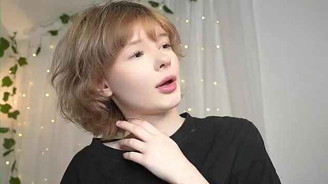Snapshot of misska__ chatting on 14, 10, 2025 misska online show from 14, 10, 2025
