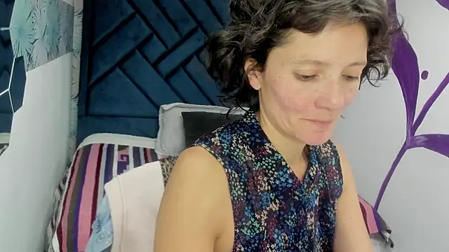 Snapshot of Valery_More__ chatting on 28, 10, 2025 Valery More online show from 28, 10, 2025