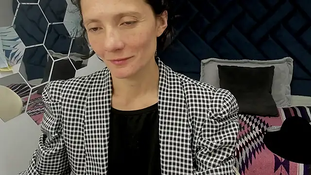 Snapshot of Valery_More__ chatting on 13, 11, 2025 Valery More online show from 13, 11, 2025