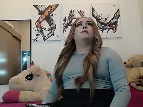 Redvelvett22 online show from 8, 10, 2025