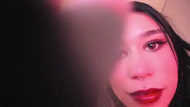 SusanVilla online show from 10, 11, 2025