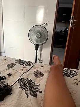 Snapshot of MCLZK chatting on 3, 11, 2025 MCLZK online show from 3, 11, 2025