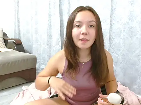 Snapshot of CamillaHessel chatting on 7, 10, 2025 CamillaHessel online show from 7, 10, 2025