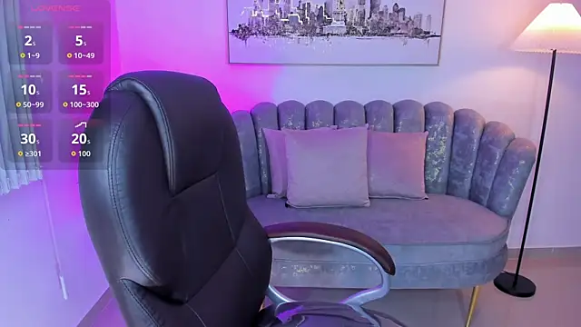 zharaa fox online show from 18, 4, 2026