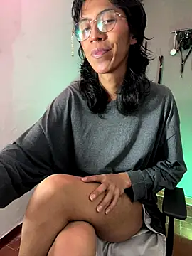 Snapshot of MadamLeRouge chatting on 6, 11, 2025 MadamLeRouge online show from 6, 11, 2025