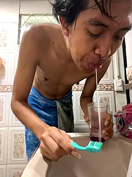 Snapshot of MadamLeRouge chatting on 5, 12, 2025 MadamLeRouge online show from 5, 12, 2025