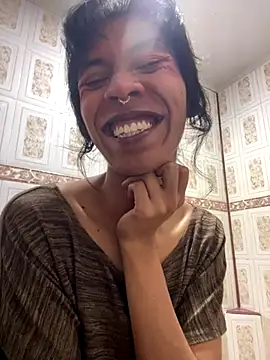 Snapshot of MadamLeRouge chatting on 14, 12, 2025 MadamLeRouge online show from 14, 12, 2025