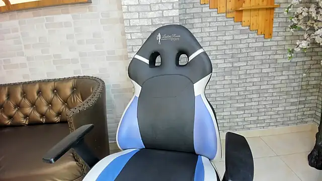 Snapshot of Alisonn_Doll chatting on 18, 2, 2026 Alisonn Doll online show from 18, 2, 2026