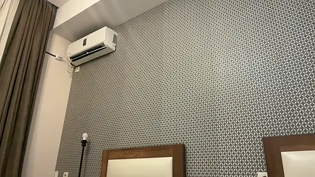 realrockybee1 online show from 20, 11, 2025