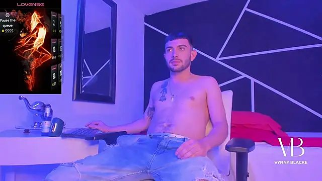 VynnyBlacke  online show from 1, 12, 2025