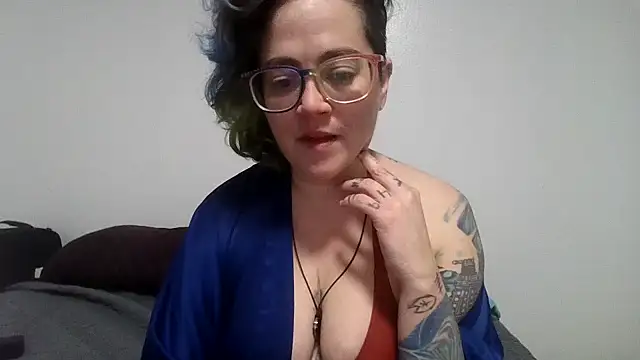 Snapshot of daniak90 chatting on 23, 10, 2025 daniak90 online show from 23, 10, 2025