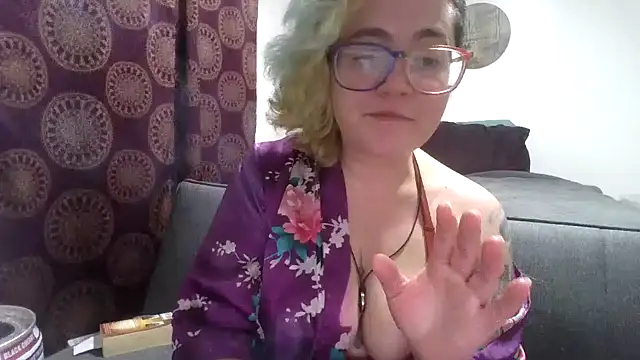 Snapshot of daniak90 chatting on 27, 10, 2025 daniak90 online show from 27, 10, 2025