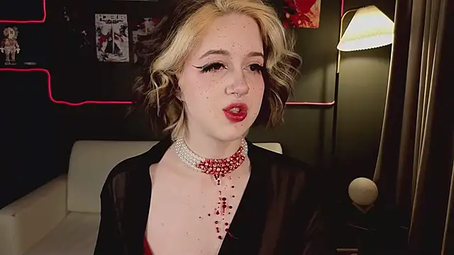 luna son online show from 21, 4, 2026