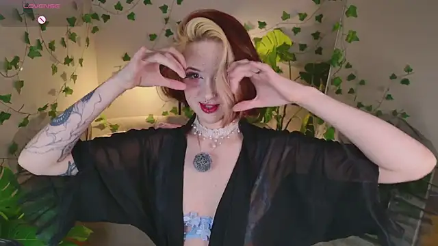 Snapshot of luna_son chatting on 19, 7, 2026 luna son online show from 19, 7, 2026