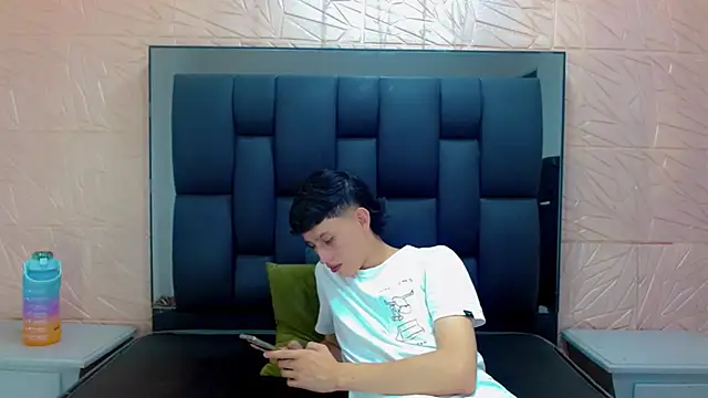 thaigo twink38 online show from 23, 11, 2025