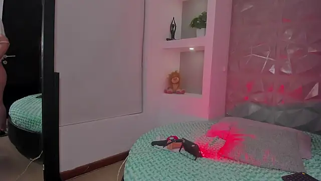 Maya Rivers online show from 22, 10, 2025