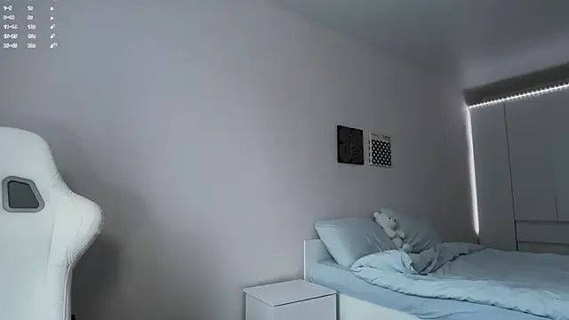 Snapshot of monnymoon chatting on 7, 11, 2025 monnymoon online show from 7, 11, 2025