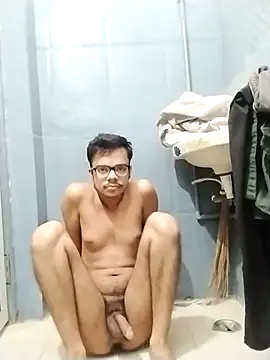 Snapshot of sexybobby13 chatting on 28, 10, 2025 sexybobby13 online show from 28, 10, 2025