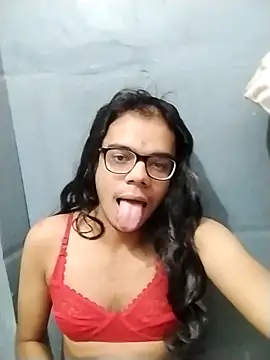 Snapshot of sexybobby13 chatting on 28, 11, 2025 sexybobby13 online show from 28, 11, 2025