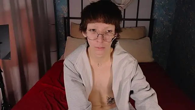 Snapshot of TommieHi chatting on 10, 10, 2025 TommieHi online show from 10, 10, 2025