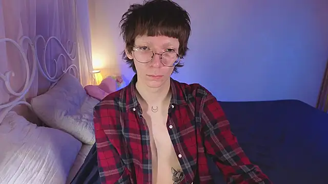 Snapshot of TommieHi chatting on 12, 10, 2025 TommieHi online show from 12, 10, 2025