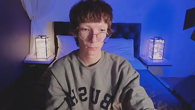 Snapshot of TommieHi chatting on 19, 10, 2025 TommieHi online show from 19, 10, 2025