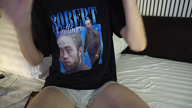 Snapshot of TommieHi chatting on 23, 10, 2025 TommieHi online show from 23, 10, 2025