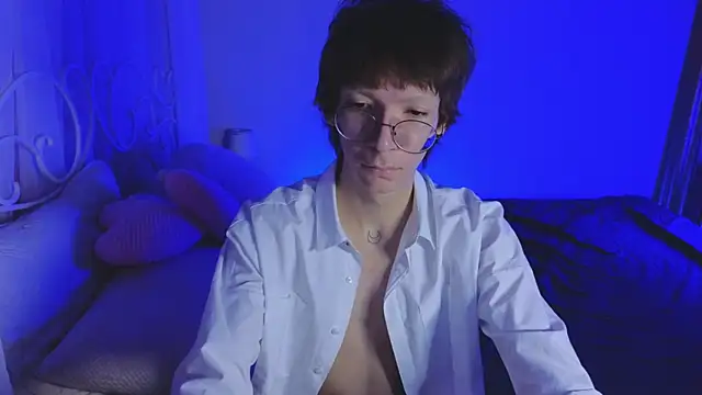 Snapshot of TommieHi chatting on 8, 11, 2025 TommieHi online show from 8, 11, 2025