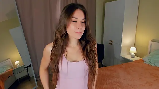 MinaRuzzo online show from 3, 10, 2025