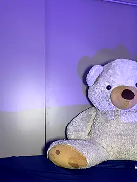 EmilyZuits online show from 3, 10, 2025