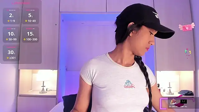 AnahiCollins online show from 12, 11, 2025