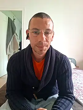 Snapshot of iveleche0987 chatting on 12, 10, 2025 iveleche0987 online show from 12, 10, 2025