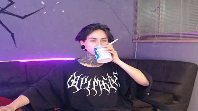 Snapshot of Kuregari_xs chatting on 5, 11, 2025 Kuregari xs online show from 5, 11, 2025