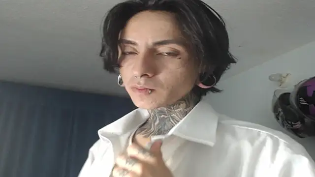 Snapshot of Kuregari_xs chatting on 28, 11, 2025 Kuregari xs online show from 28, 11, 2025