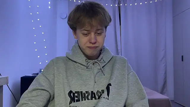  bee boy  online show from 20, 11, 2025