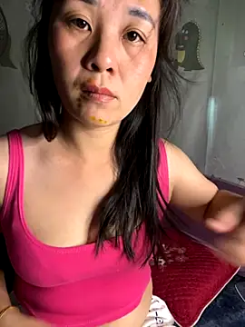 Snapshot of Suna-ny chatting on 5, 11, 2025 Suna-ny online show from 5, 11, 2025