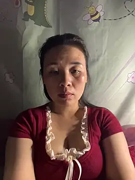 Snapshot of Suna-ny chatting on 10, 11, 2025 Suna-ny online show from 10, 11, 2025