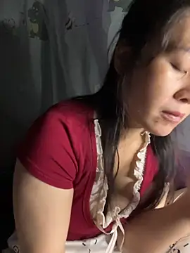 Snapshot of Suna-ny chatting on 10, 11, 2025 Suna-ny online show from 10, 11, 2025