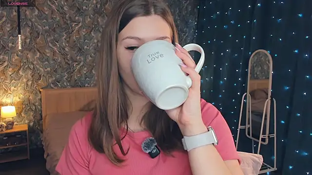 MondoNeko online show from 5, 12, 2025