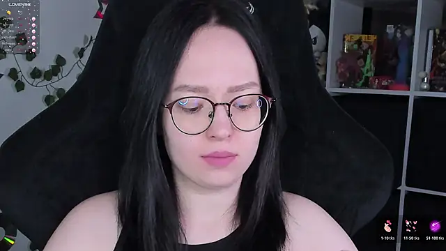 Snapshot of power_robynn chatting on 17, 10, 2025 power robynn online show from 17, 10, 2025