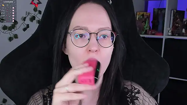 Snapshot of power_robynn chatting on 19, 10, 2025 power robynn online show from 19, 10, 2025