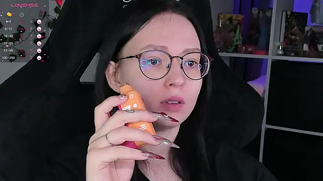 Snapshot of power_robynn chatting on 29, 10, 2025 power robynn online show from 29, 10, 2025