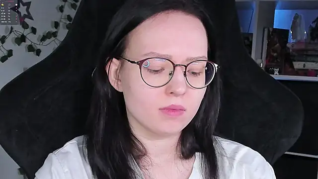 Snapshot of power_robynn chatting on 15, 11, 2025 power robynn online show from 15, 11, 2025