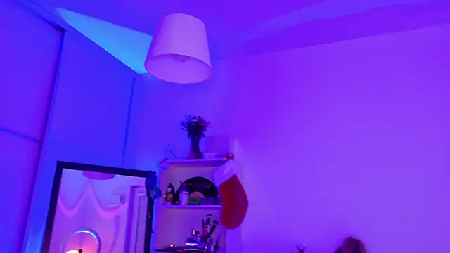 MysticRoxanne online show from 4, 12, 2025