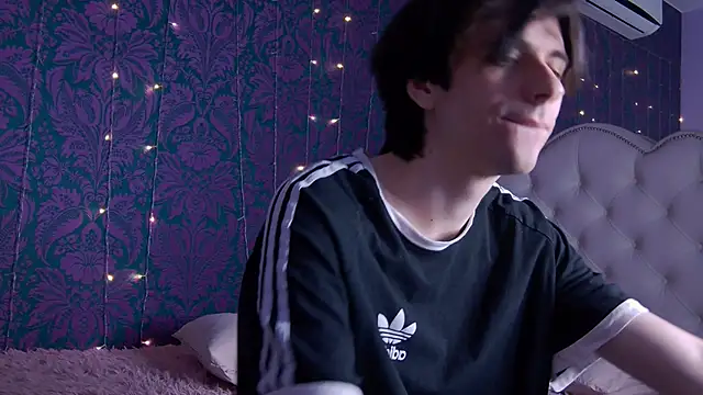 Ellis Rin online show from 19, 10, 2025