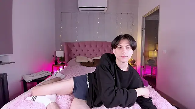 Ellis Rin online show from 2, 11, 2025