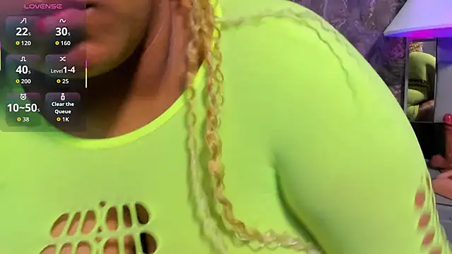 Snapshot of Fenty_melo chatting on 10, 10, 2025 Fenty melo online show from 10, 10, 2025