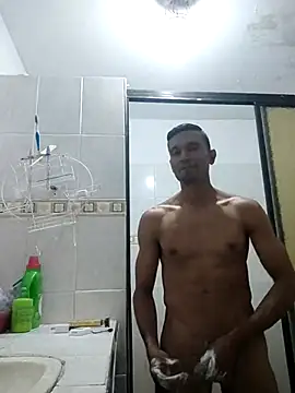 Snapshot of exotico2323 chatting on 21, 10, 2025 exotico2323 online show from 21, 10, 2025