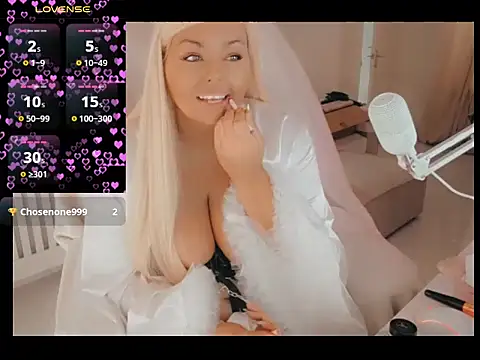 Snapshot of Siren-xiv chatting on 18, 10, 2025 Siren-xiv online show from 18, 10, 2025